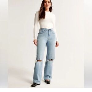 Abercrombie & Fitch Curve Love 90s Relaxed Fit High Rise Jeans